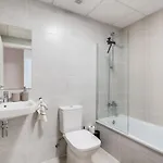 Διαμέρισμα Garden Aranya - Pool, Gym And Coworking Space Εστεπόνα