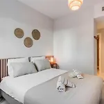 Διαμέρισμα Garden Aranya - Pool, Gym And Coworking Space *