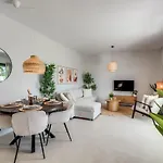 Garden Aranya - Pool, Gym And Coworking Space Διαμέρισμα *