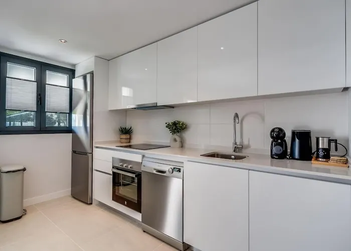 Garden Aranya - Pool, Gym And Coworking Space Apartment *