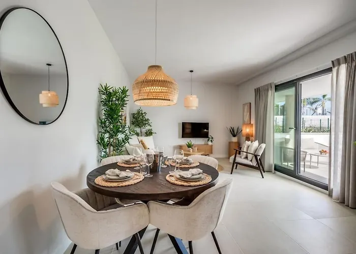 Garden Aranya - Pool, Gym And Coworking Space Apartment *